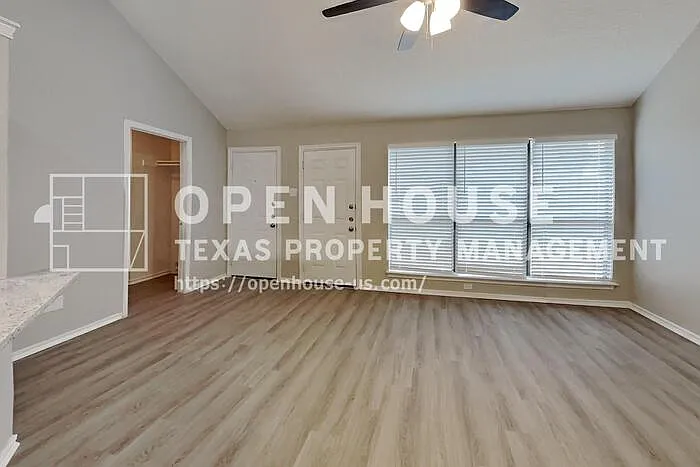 2621 Primrose Ln — Photo 14