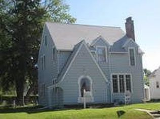 1127 Leavitt St, Waterloo, IA 50702