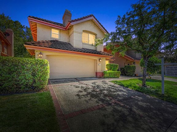 3rd image of 104 Eagle Creek Ct
