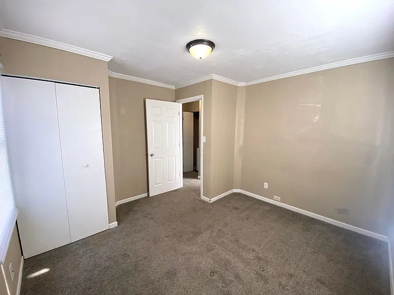 1311 W Maywood Ave — Photo 4