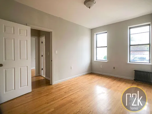 Rented by Realty 2000 Corp | media 7
