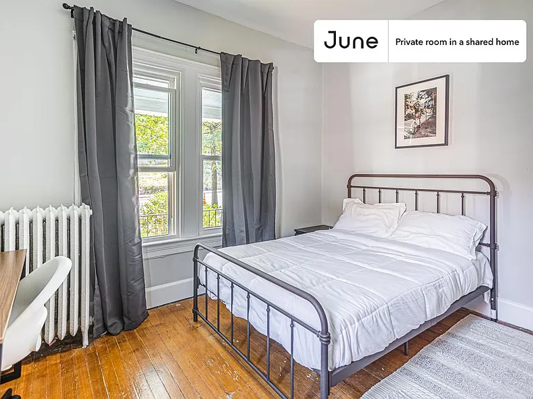 1214 Michigan Ave NE #C — Photo 1