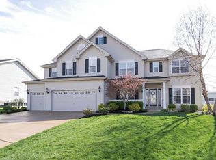 220 Hawthorn Meadows Ct, O'Fallon, MO