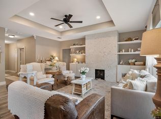 16030 Crossing Cir, Lindale, TX 75771