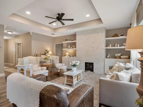 16030 Crossing Cir, Lindale, TX 75771