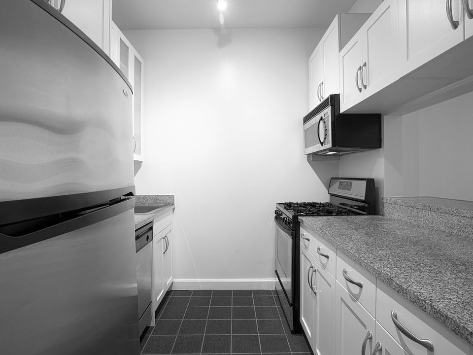 1st image of 360 W 43rd St APT N10c