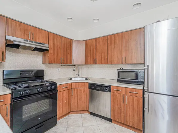 3107 Emmons Avenue image 3 of 30