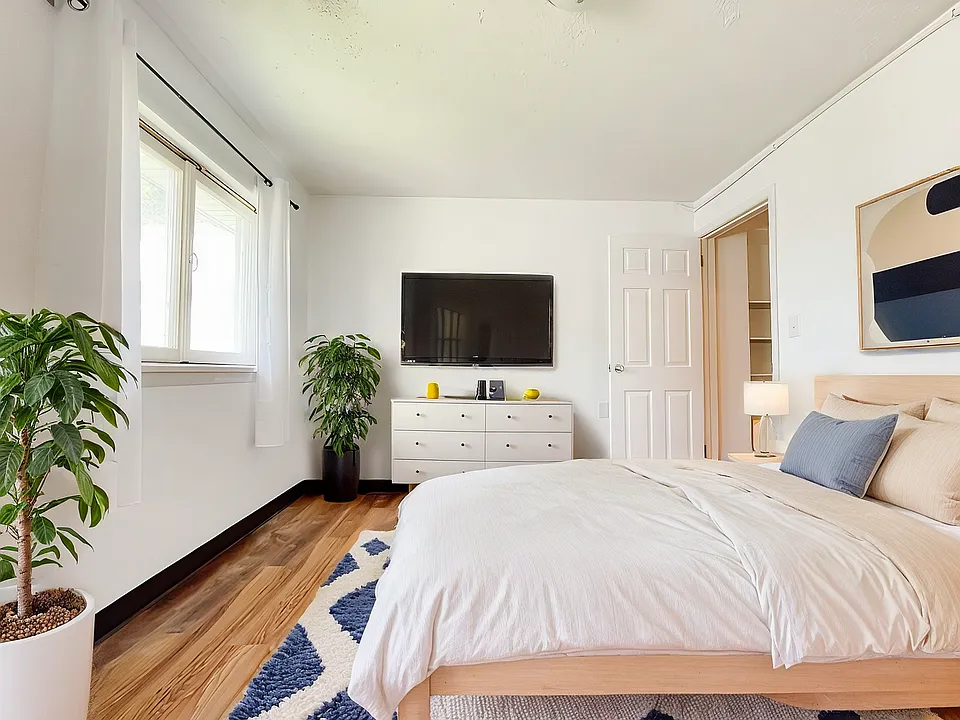 305 S Manning Ave (EMF Homes, LLC)