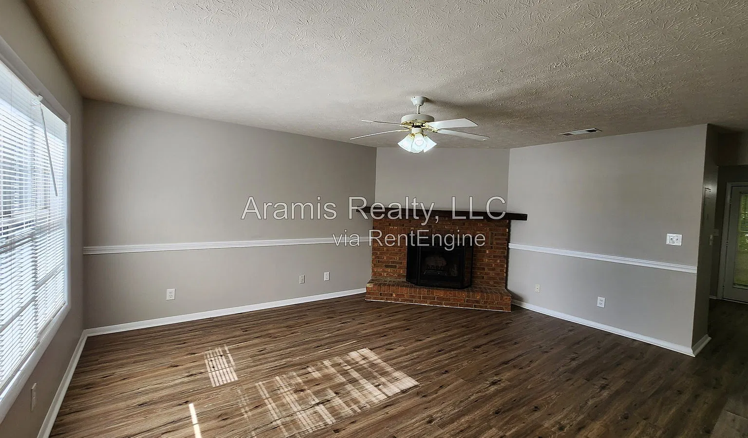 2 bed, 2.5 bath, 1280 sqft, $1,350 — Photo 2