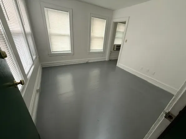 (undisclosed Address), Huntington, WV 25703