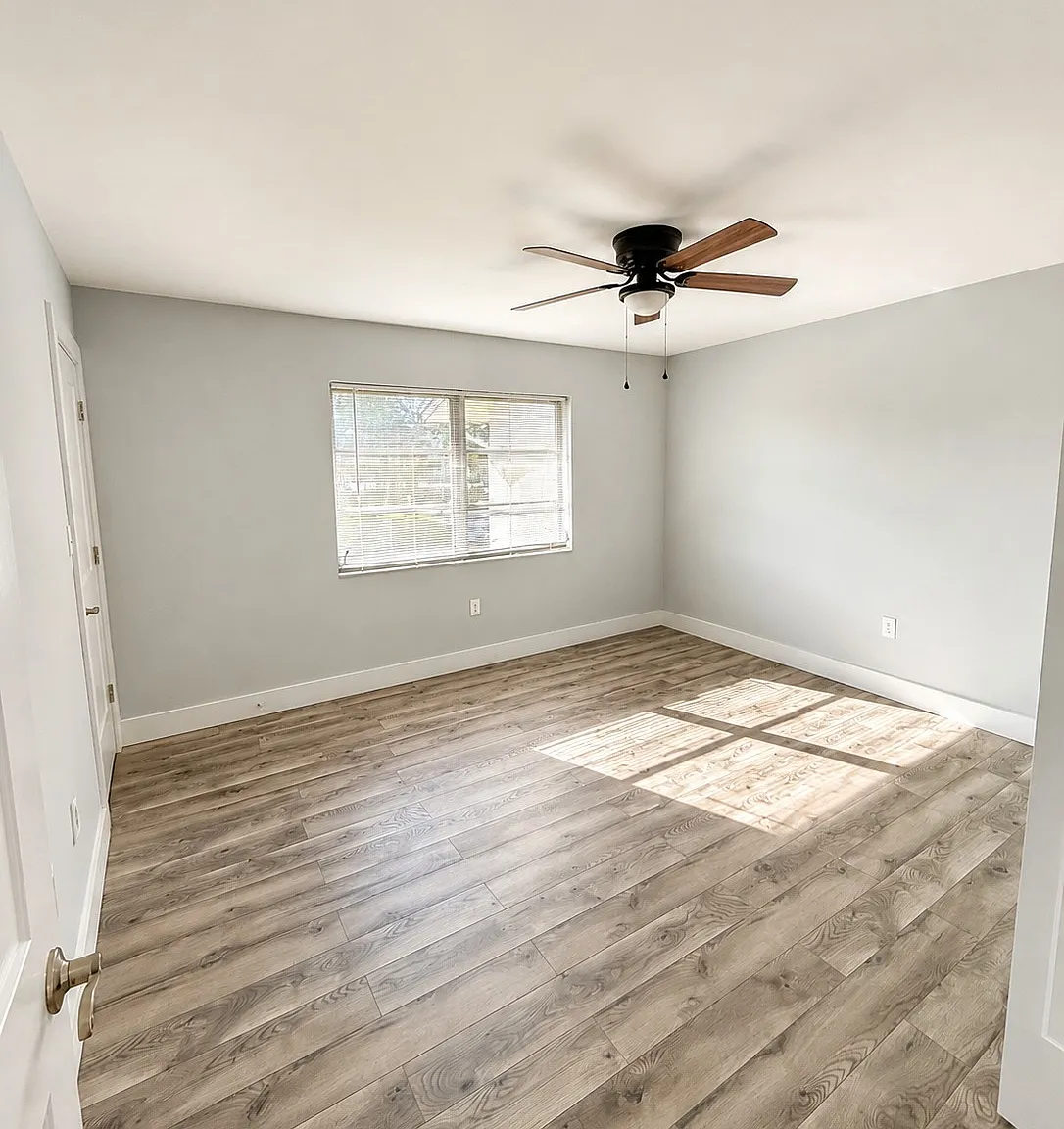 180 Cypress Way E — Photo 4