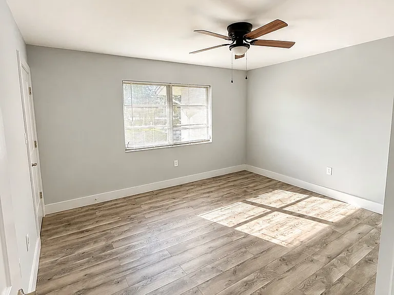 180 Cypress Way E #B109 — Photo 4