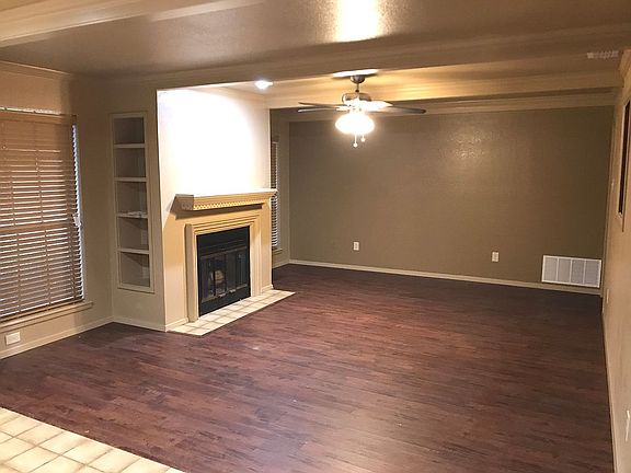 3rd image of 604 Taylor Ct