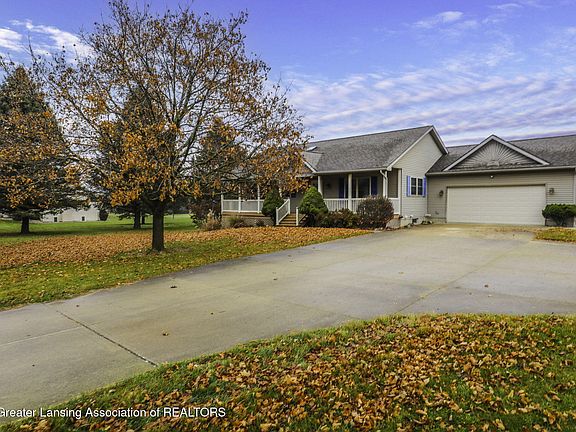 3rd image of 1649 S Ainger Rd