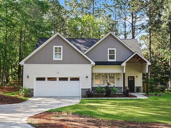 102 Dartmoor Ln, West End, NC 27376