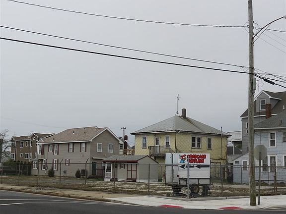 5th image of 101-103 W 18th Ave