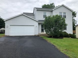 6715 Hawthorne Dr, Cary, IL 60013