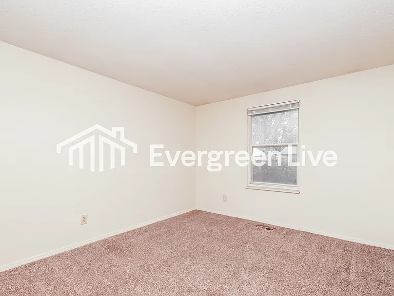 6240 Greenfield Way — Photo 3