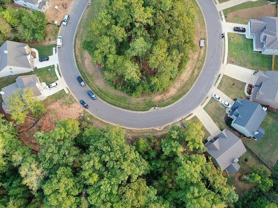 2nd image of 404 Frontier Cir