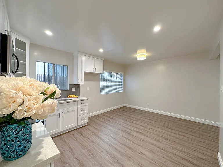 925 Edith Ave #B — Photo 17