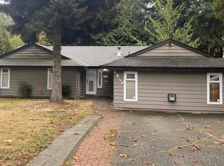 8846 Queen Mary Blvd, Surrey, BC V3V6X2