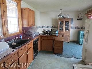 2nd image of 374 W Jefferson St