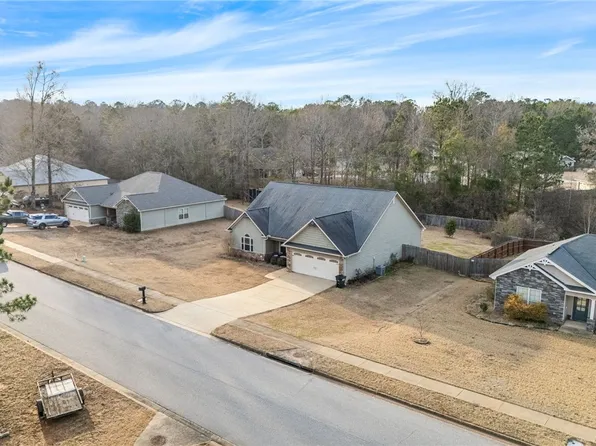 2808 E Pointe Way, Opelika, AL 36804