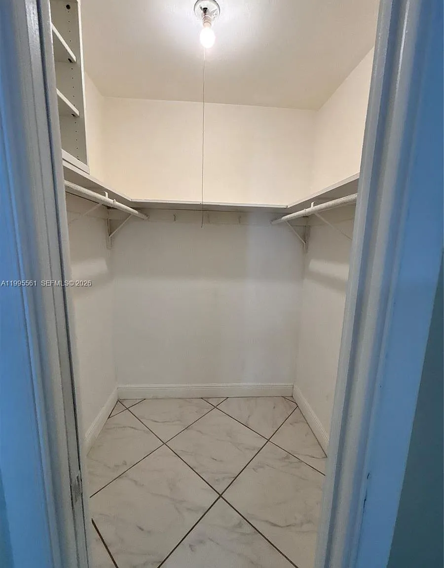 2 bed, 1748 sqft, $2,500 — Photo 2