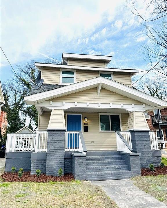 1st image of 428 W 34th St