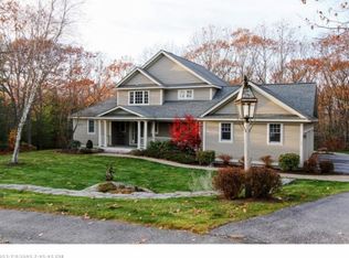 39 Graystone Ln, Portland, ME 04103