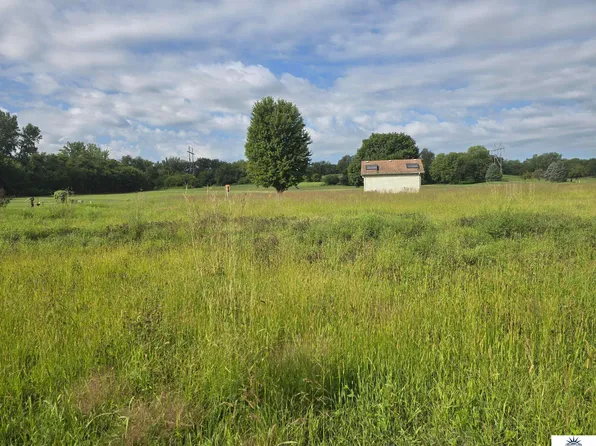 3037 Lakeside Dr, Plattsmouth, NE 68048