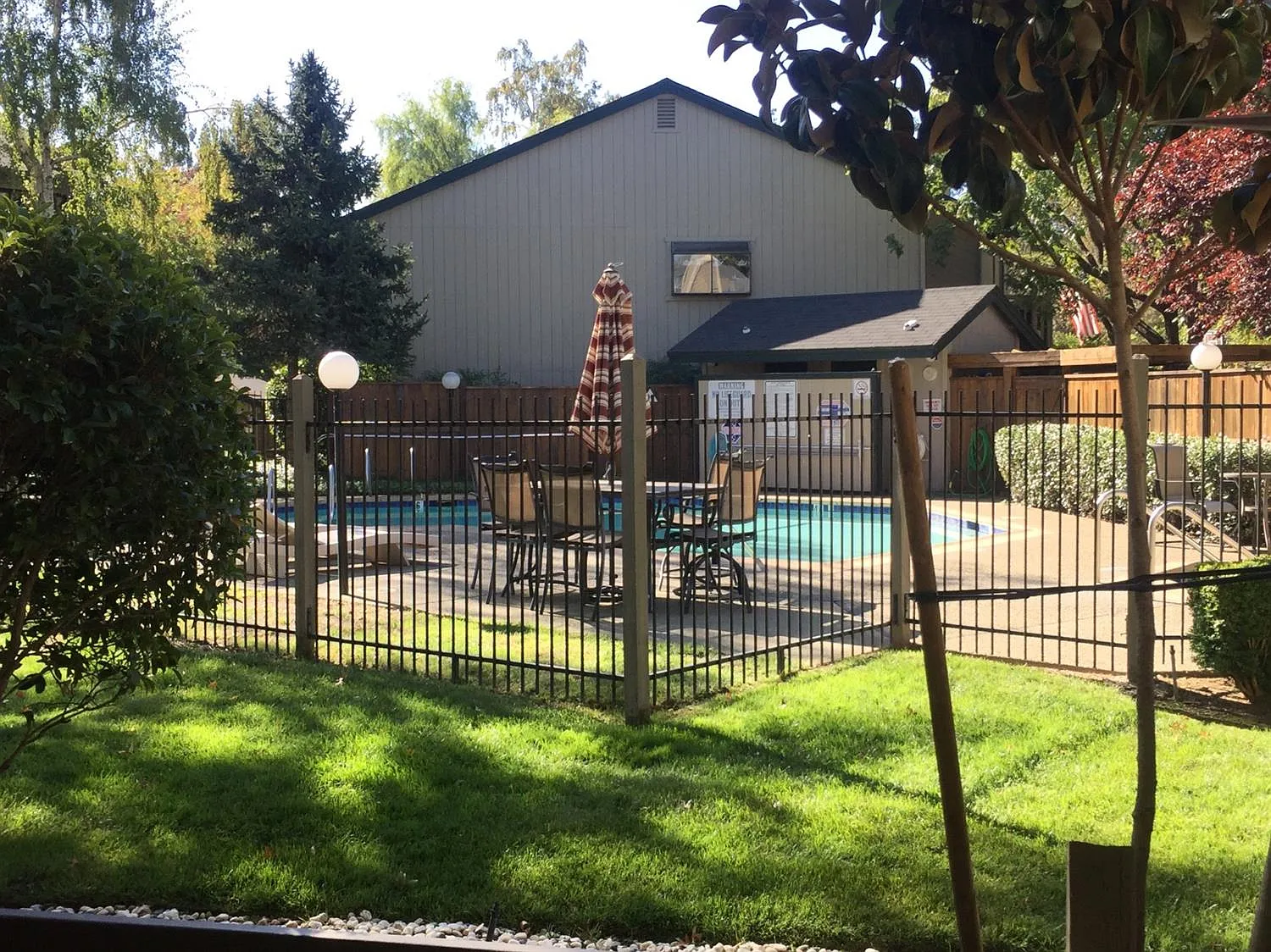 780 Dorothy Way photo 1