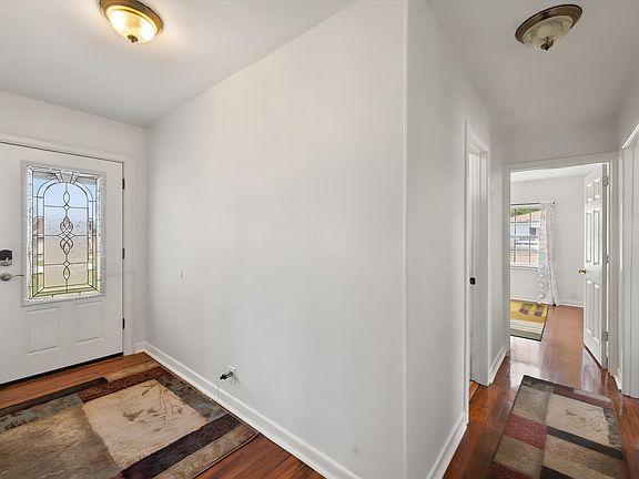3rd image of 405 Moody St