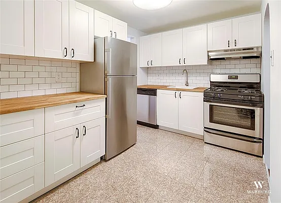 Rented by Warburg | media 10