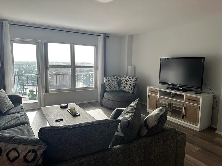 405 N Ocean Blvd #1717 — Photo 13