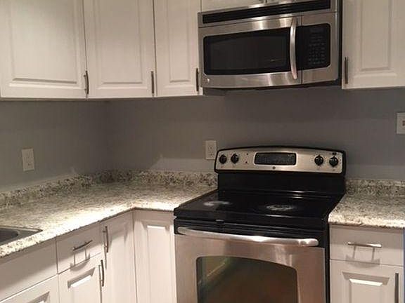 4th image of 730 SE Saint Johns St