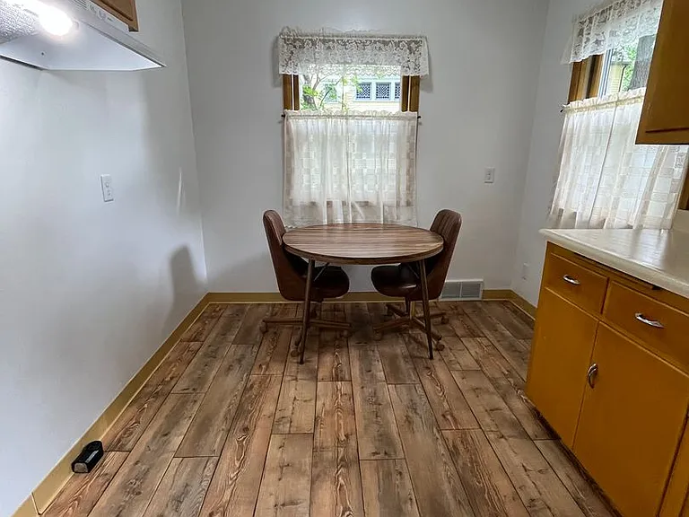 107 S Duluth Ave #1 — Photo 10