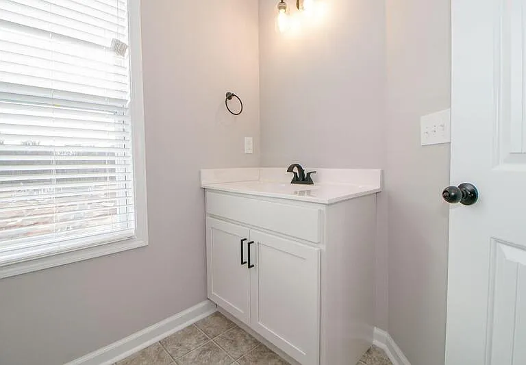 1115-E4 Hillwood Dr — Photo 20