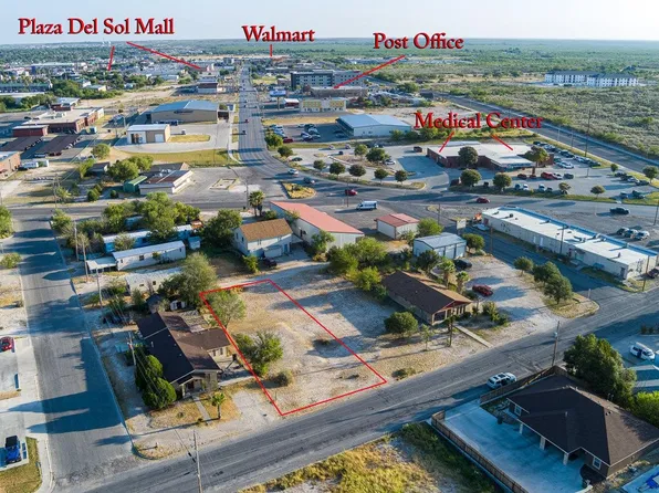 702 E 15th St, Del Rio, TX 78840