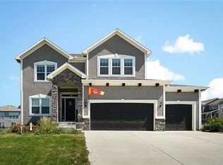2939 SW Arborwood Dr, Lees Summit, MO 64082