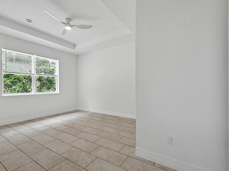 14 Ullynn Pl #A — Photo 40