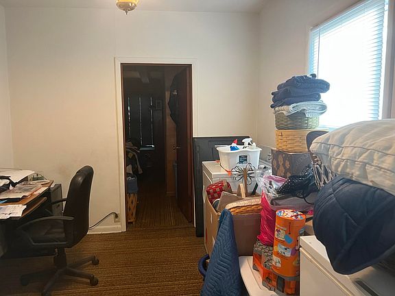 4th image of 851 Saint Marys Ave