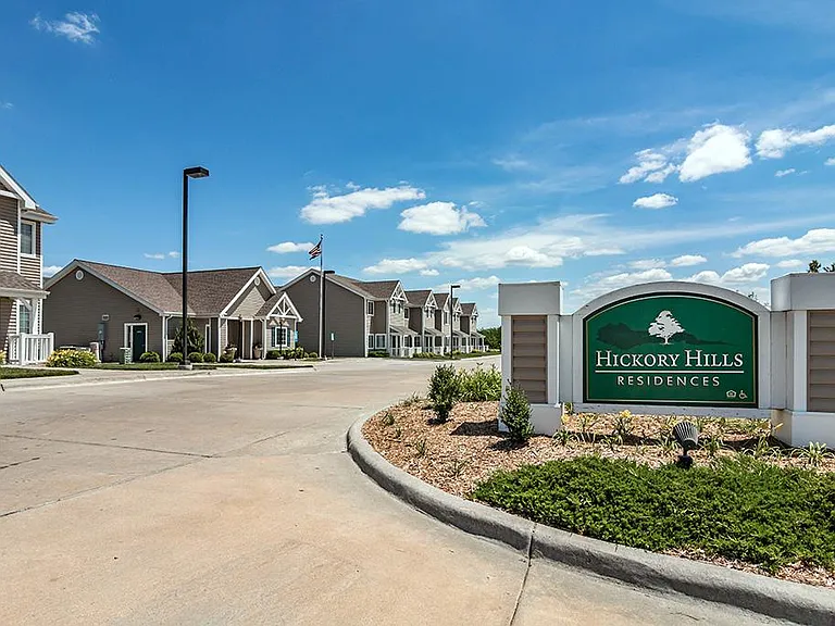 Hickory Hills Residences — Photo 1