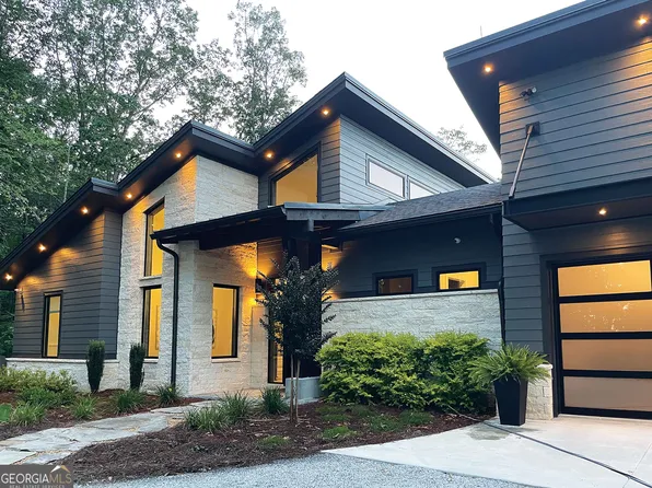 377 Charmont Dr, Tiger, GA 30576