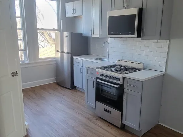 146 71st St APT 4, Guttenberg, NJ 07093