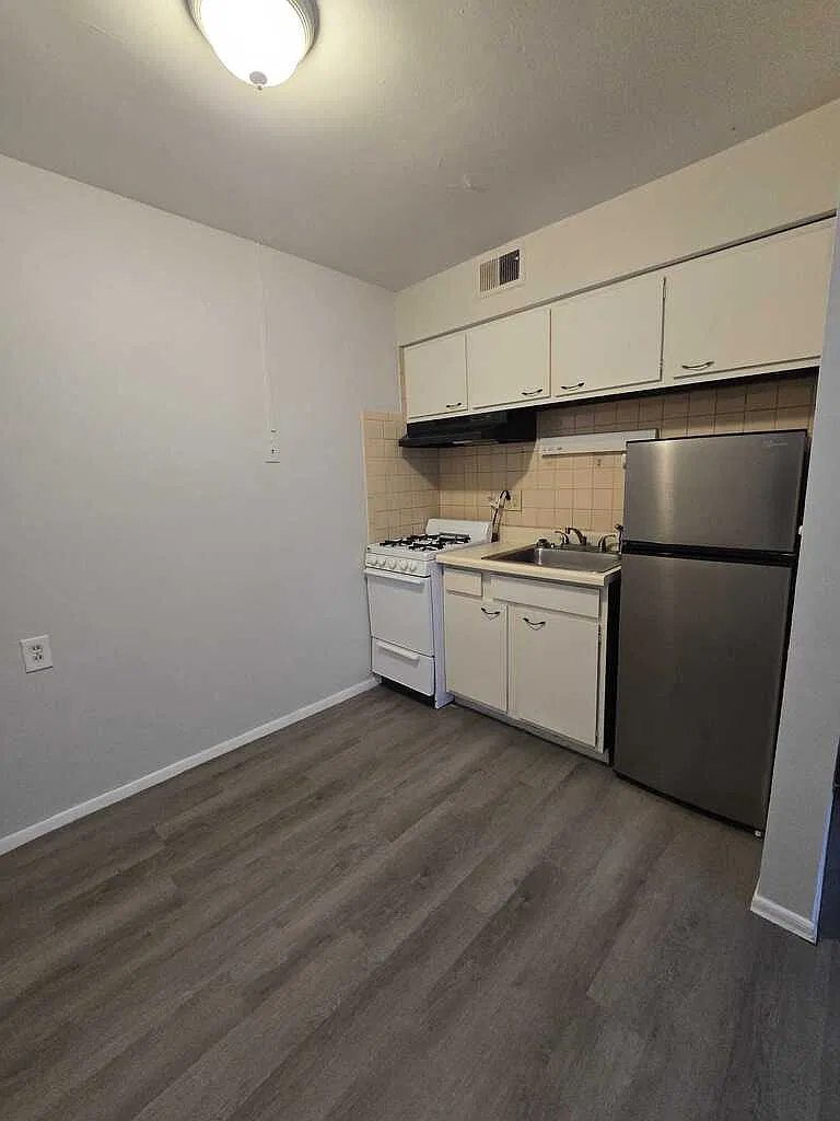 1 bed, $790 — Photo 2