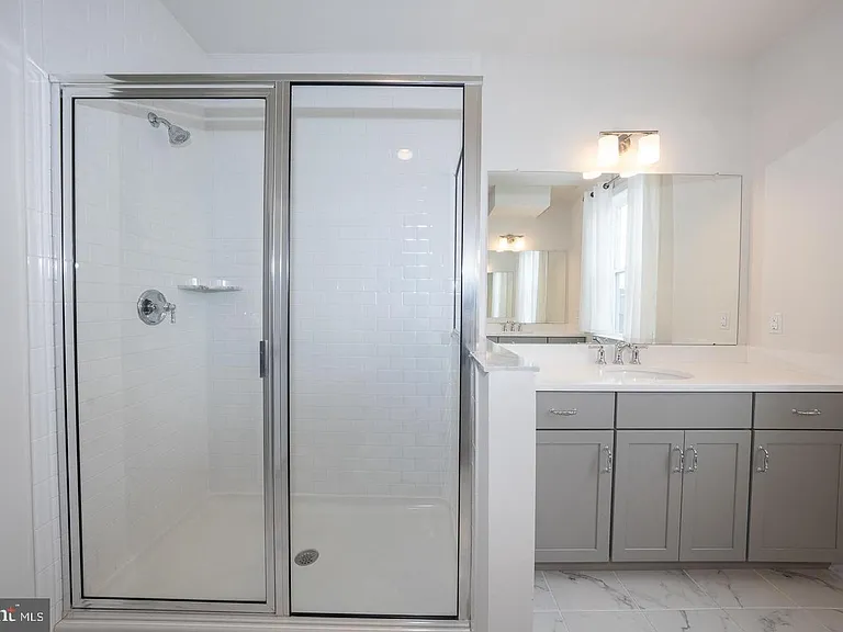 220 Charles Ellis Dr — Photo 26