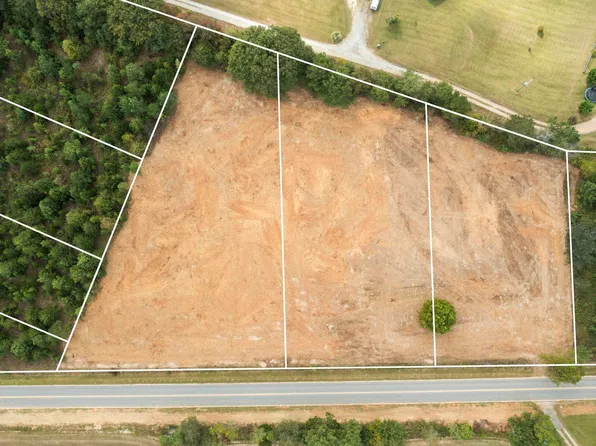 1165 Goodjoin Rd, Campobello, SC 29322