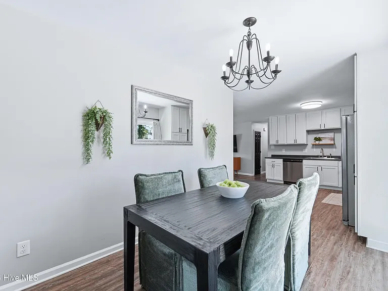 110 Estate Dr — Photo 17
