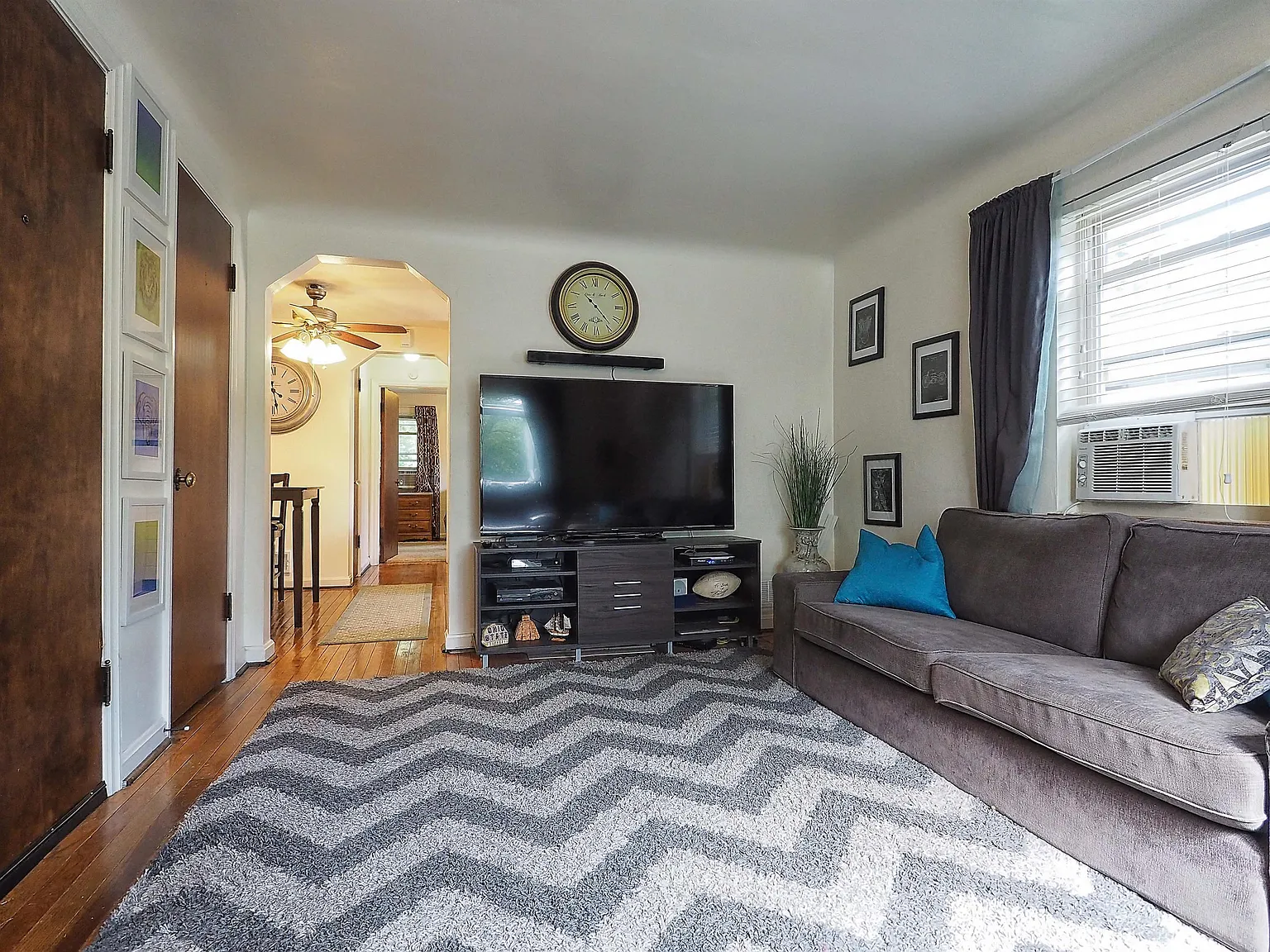 6217 Fairhurst Ave - 3 — Photo 3